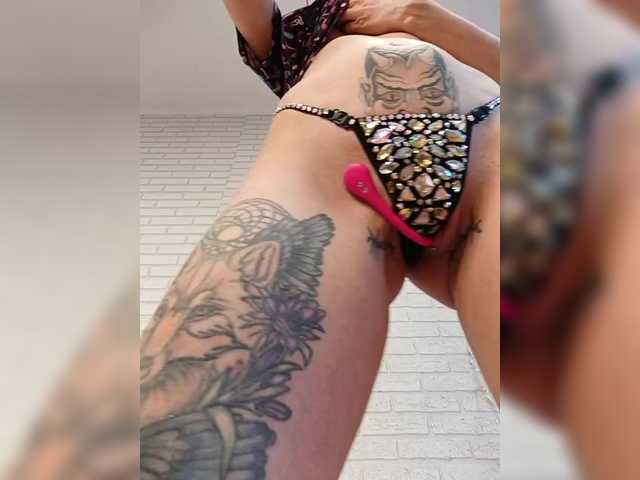 RedFox9595's BongaCams show and profile