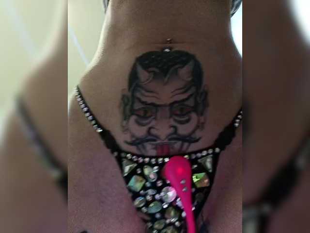 RedFox9595's BongaCams show and profile