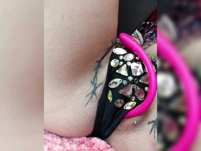 RedFox9595's BongaCams show and profile