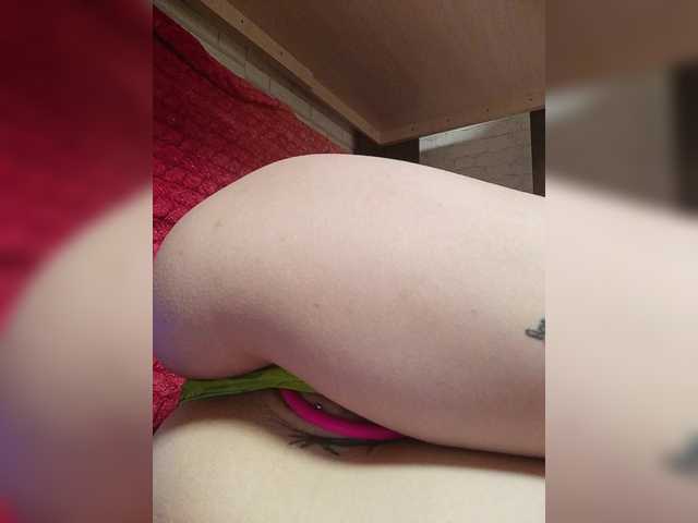 RedFox9595's BongaCams show and profile