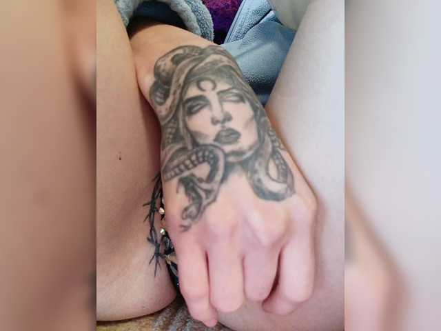 RedFox9595's BongaCams show and profile