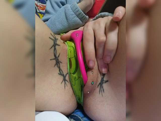 RedFox9595's BongaCams show and profile