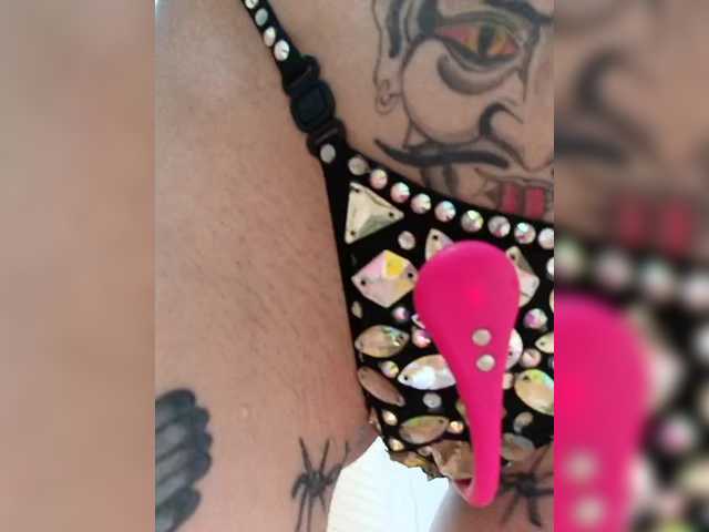 RedFox9595's BongaCams show and profile