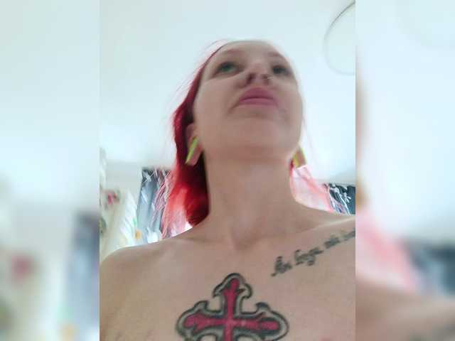 RedFox9595's BongaCams show and profile