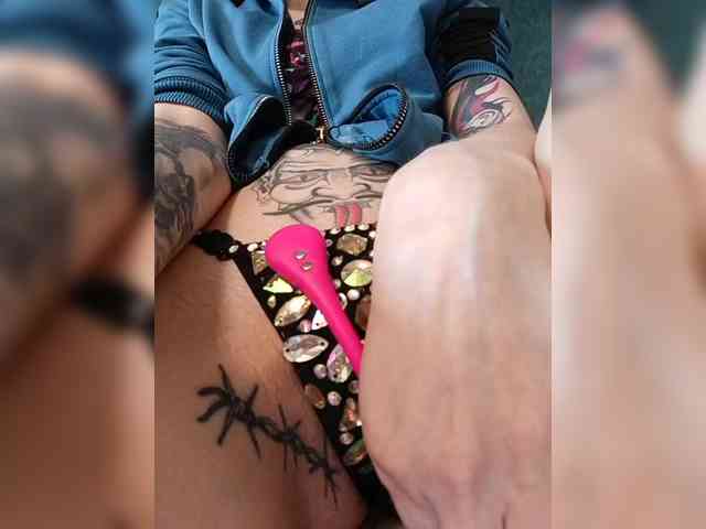 RedFox9595 Live Webcam on BongaCams