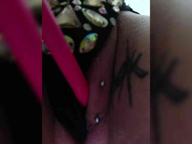 RedFox9595 Live Webcam on BongaCams