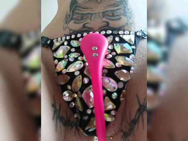 RedFox9595 Live Webcam on BongaCams