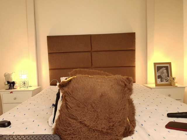 NatashaaTaylor's BongaCams show and profile