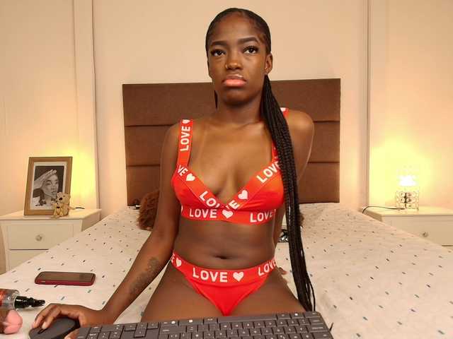 NatashaaTaylor's BongaCams show and profile