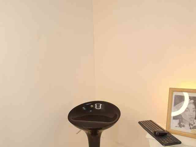 NatashaaTaylor webcam