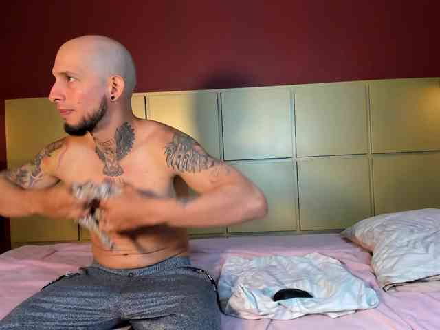 CarnalDynasty's webcam live show