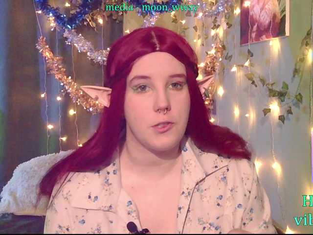 MoonWayWithMemes's BongaCams show and profile