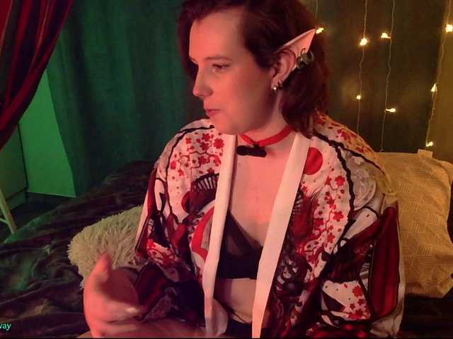 MoonWayWithMemes's BongaCams show and profile