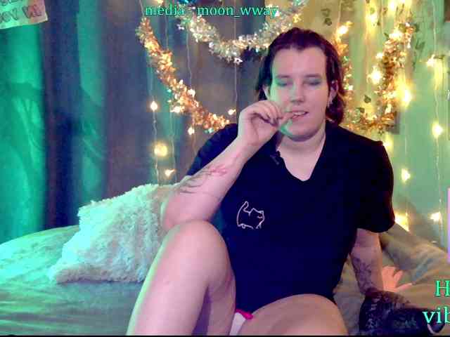 MoonWayWithMemes MoonWayWithMemes