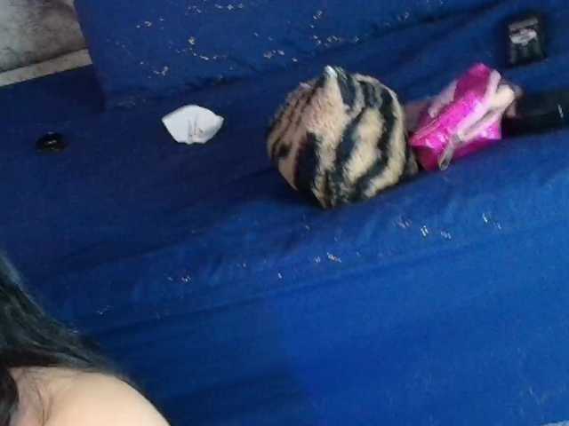 ShanteyLaurent's BongaCams show and profile