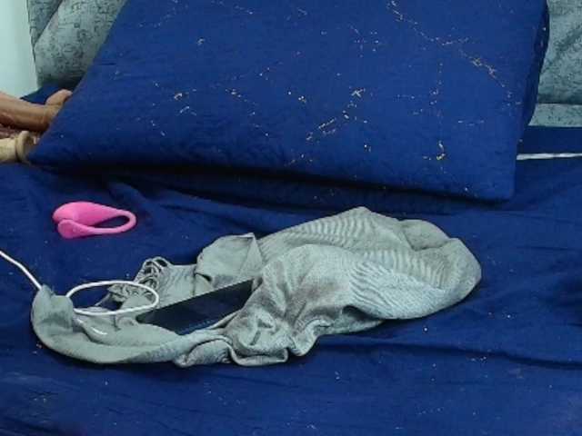 ShanteyLaurent's BongaCams show and profile