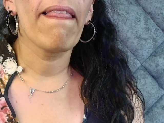 ShanteyLaurent's BongaCams show and profile