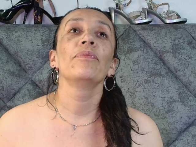 ShanteyLaurent's BongaCams show and profile