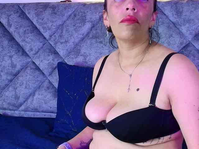 ShanteyLaurent webcam