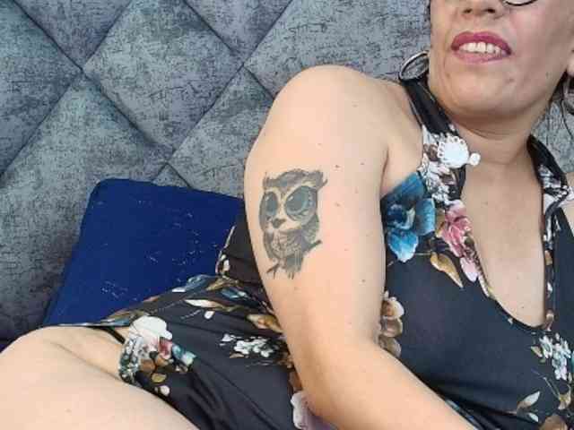 ShanteyLaurent webcam