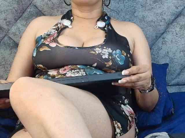 ShanteyLaurent webcam