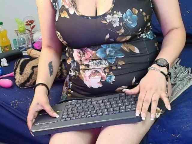 ShanteyLaurent ShanteyLaurent