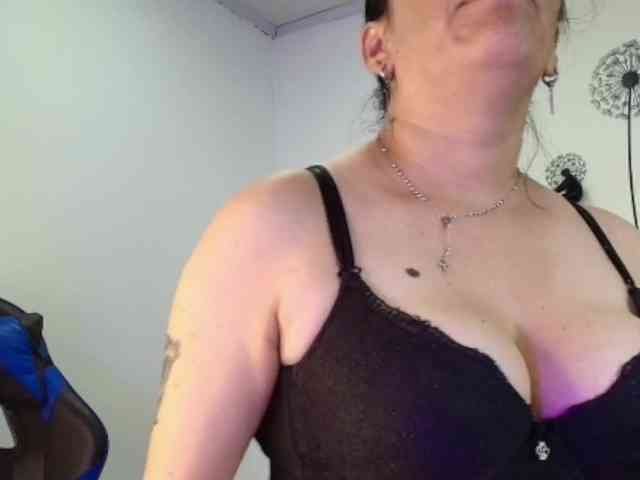 ShanteyLaurent webcam