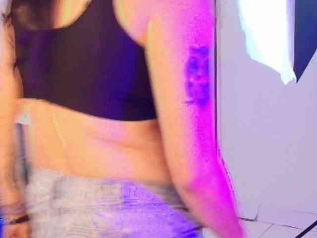 ShanteyLaurent webcam