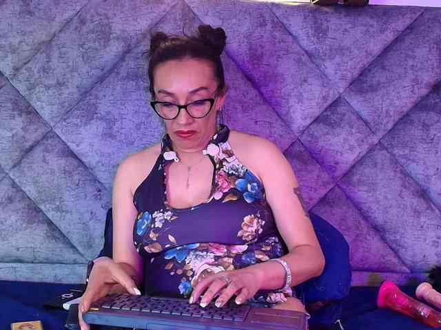 ShanteyLaurent webcam