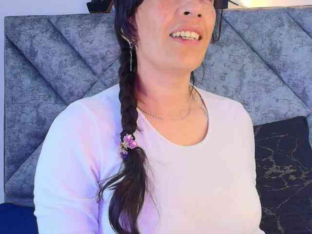 ShanteyLaurent webcam