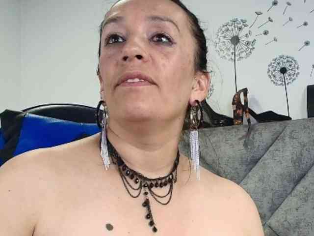 ShanteyLaurent Live Webcam on BongaCams