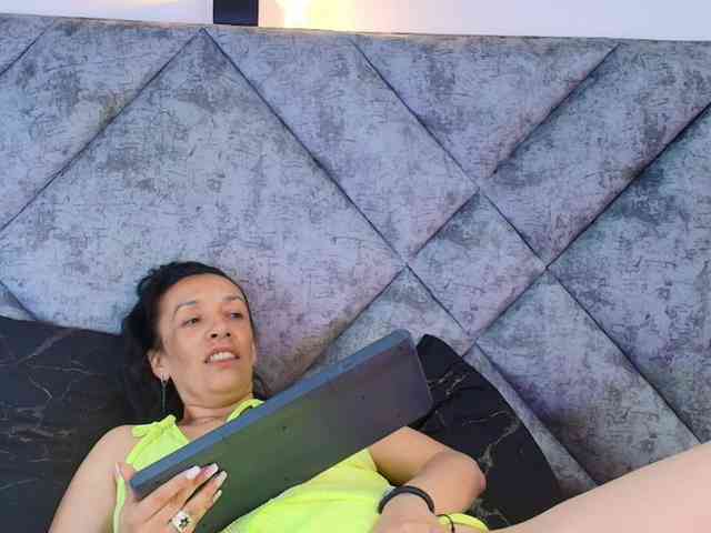 ShanteyLaurent webcam