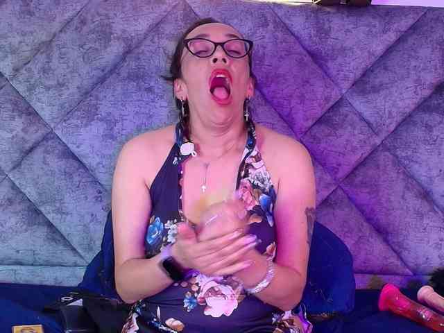 ShanteyLaurent webcam
