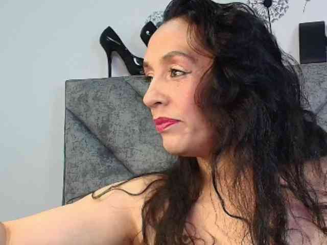 ShanteyLaurent Live Webcam on BongaCams