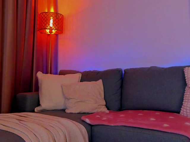 AlessandraCrystal webcam