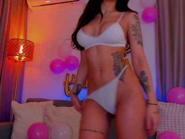 AlessandraCrystal's BongaCams show and profile