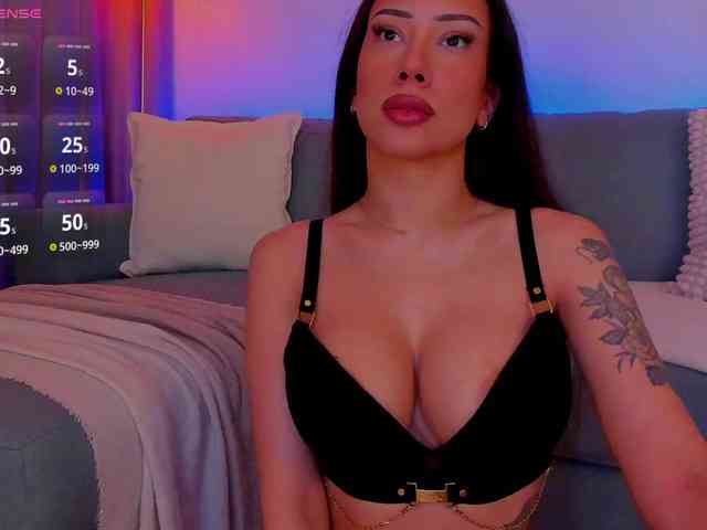 AlessandraCrystal webcam