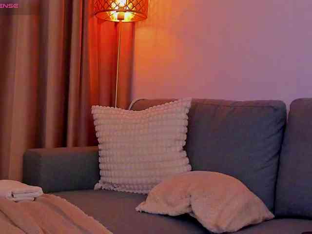 AlessandraCrystal webcam