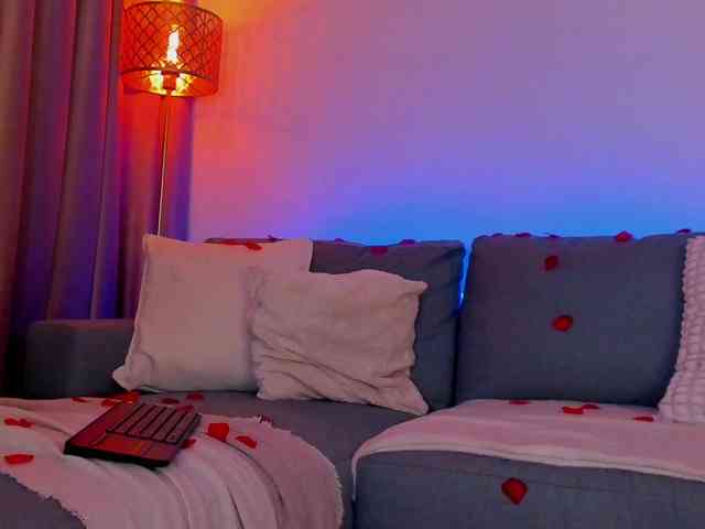 AlessandraCrystal webcam