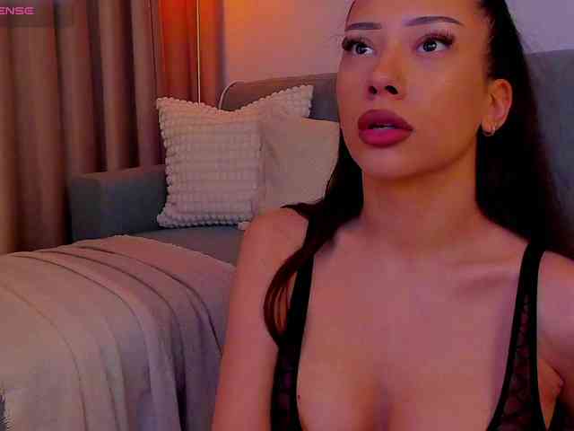 AlessandraCrystal webcam