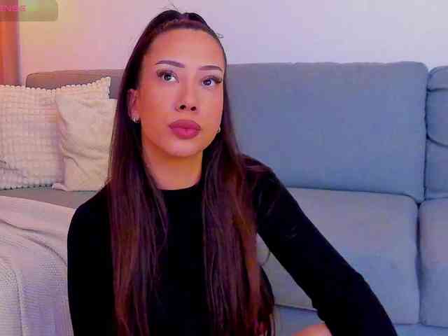 AlessandraCrystal webcam