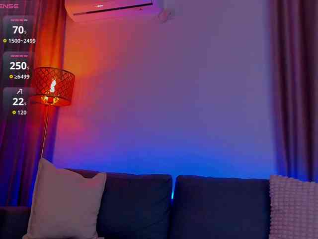 AlessandraCrystal webcam