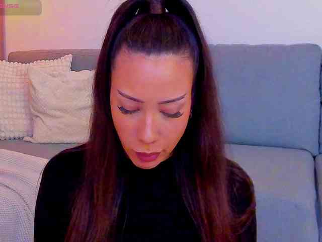 AlessandraCrystal webcam