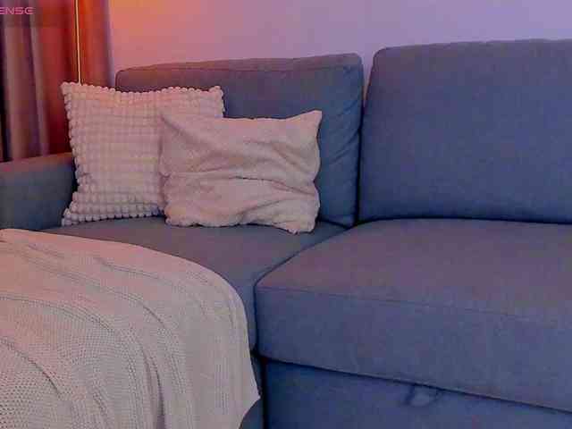 AlessandraCrystal webcam