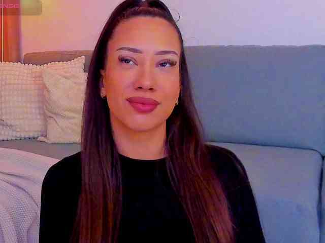 AlessandraCrystal webcam