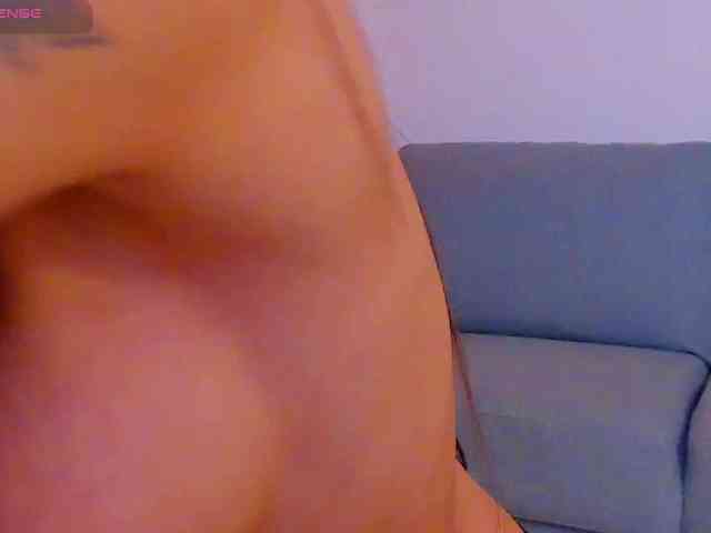 AlessandraCrystal webcam