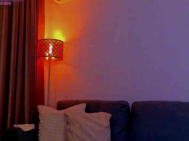 AlessandraCrystal webcam