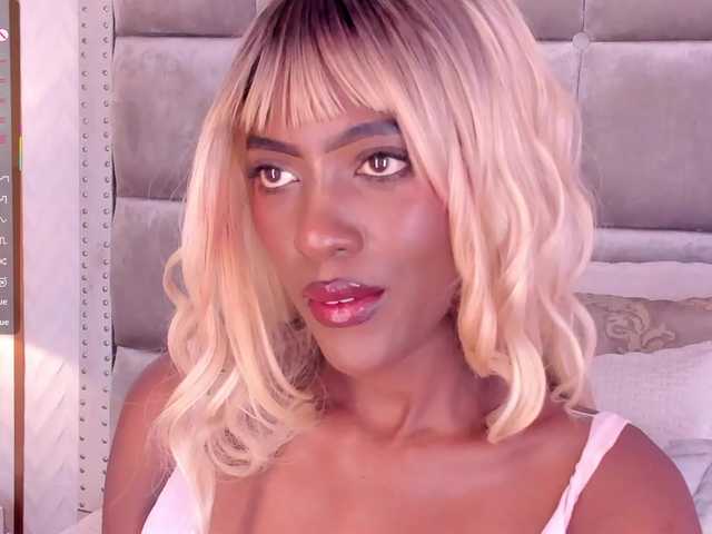 DakotaWangi's BongaCams show and profile