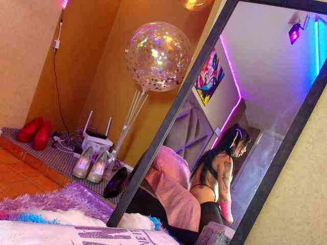 SamanthaSutra webcam