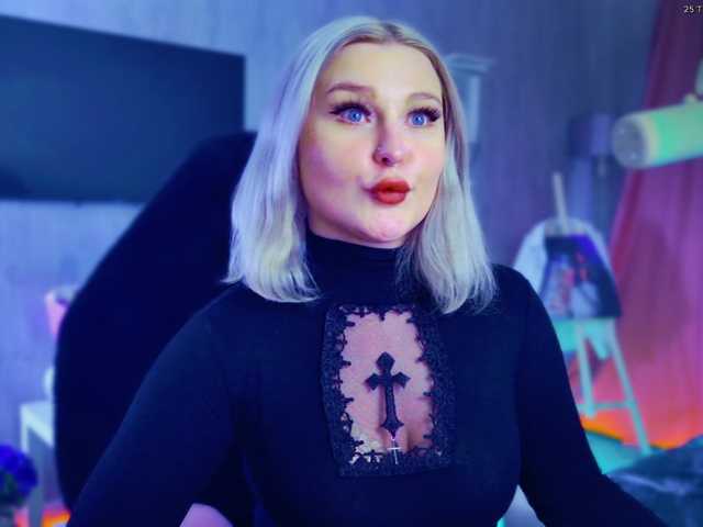 WoundedGoddess's BongaCams show and profile